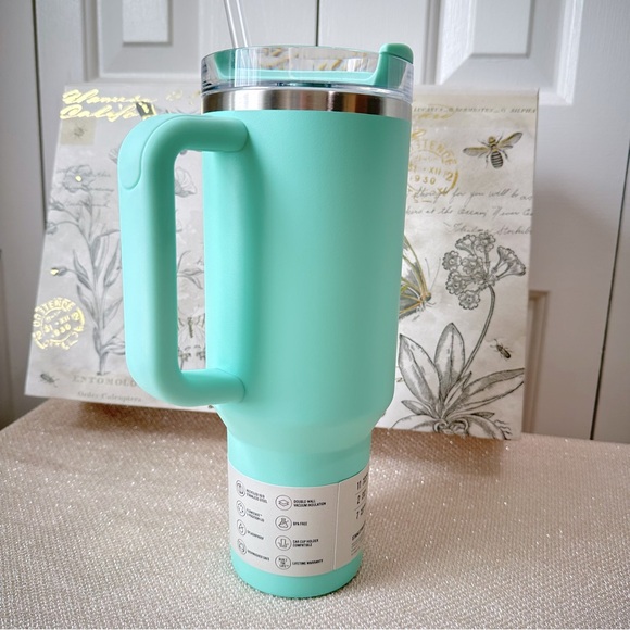 Stanley 40 oz Mint Julep Green Flowstate Quencher H2.0 Insulated Handle Tumbler - Picture 9 of 15